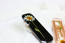 Load image into Gallery viewer, Pressed Flower Hair Clip