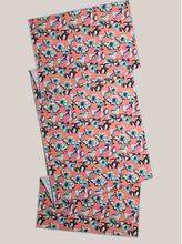 Load image into Gallery viewer, Cloth Table Runner
