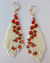 Load image into Gallery viewer, Floral Fringe Earring