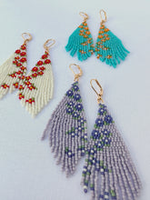 Load image into Gallery viewer, Floral Fringe Earring