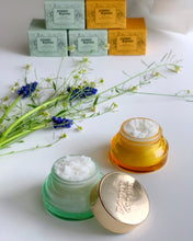 Load image into Gallery viewer, Organic Coconut & Beeswax Exfoliating Lip Scrub