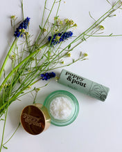 Load image into Gallery viewer, Organic Coconut & Beeswax Exfoliating Lip Scrub