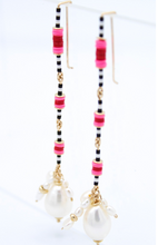 Load image into Gallery viewer, Party Pearl Earrings