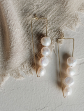 Load image into Gallery viewer, Pearl River Earring
