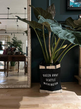 Load image into Gallery viewer, Queen Anne Market Bag
