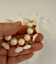 Load image into Gallery viewer, Lys Vintage Pearl Necklace
