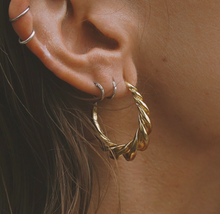 Load image into Gallery viewer, Verso Hoop Earring
