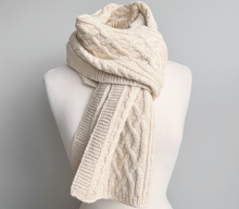Load image into Gallery viewer, Alpaca Wool Cable Knit Scarf
