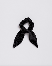 Load image into Gallery viewer, Velvet Scrunchie Tie
