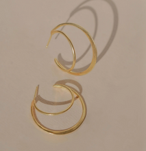 Load image into Gallery viewer, Passageway Hoop Earring
