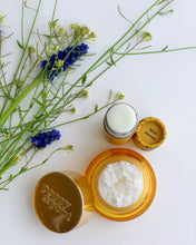 Load image into Gallery viewer, Organic Coconut &amp; Beeswax Exfoliating Lip Scrub
